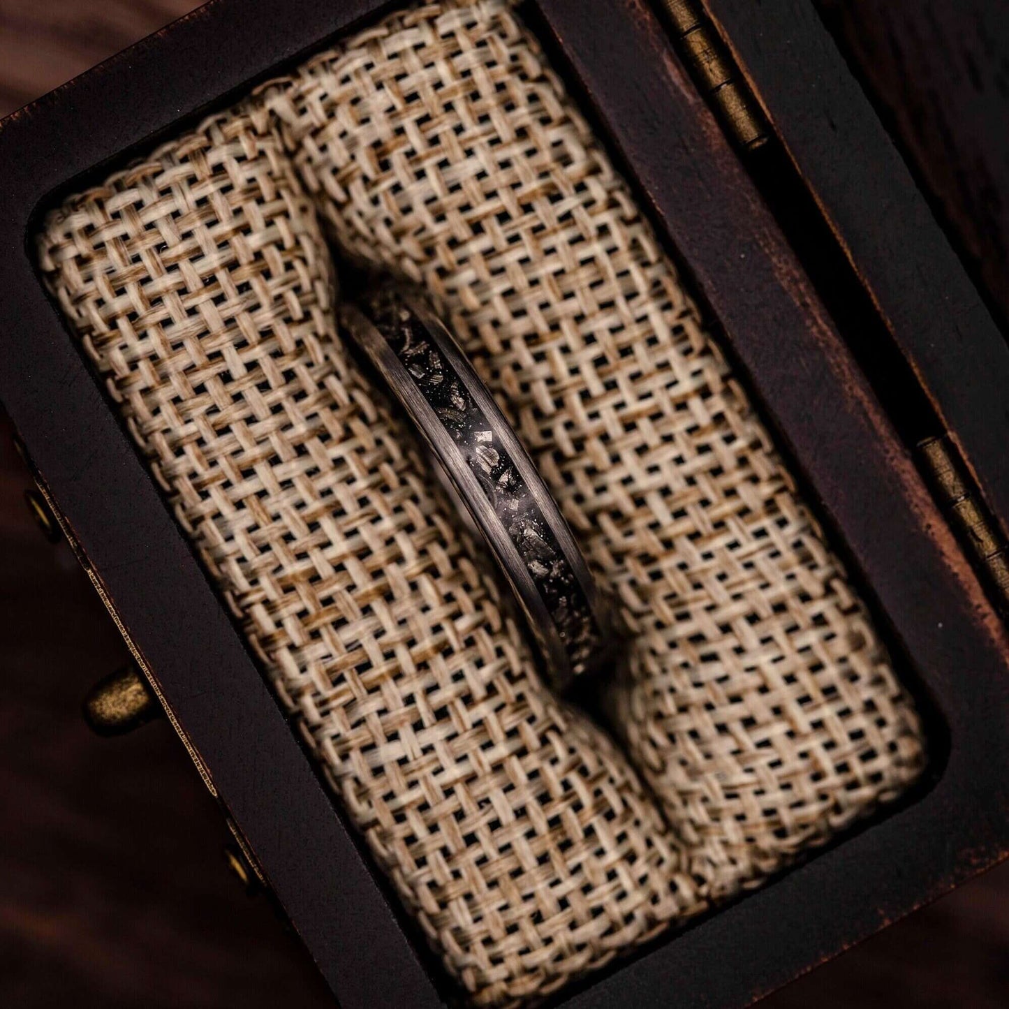 Sophisticated silver meteorite ring for women, adding a touch of celestial beauty.