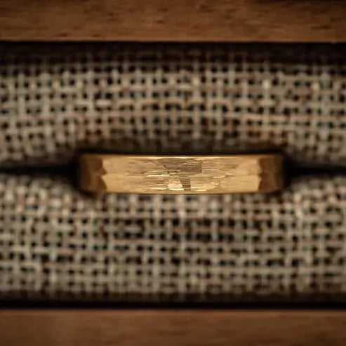 Why Women's Hammered Wedding Rings are the Latest Trend