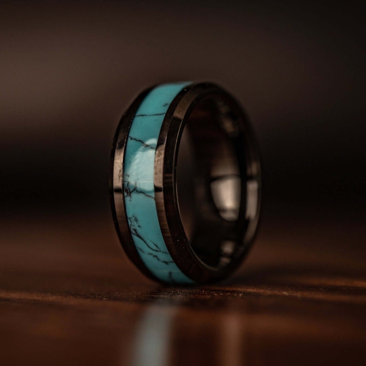 Turquoise and black engagement ring set, ideal for celebrating your love story.